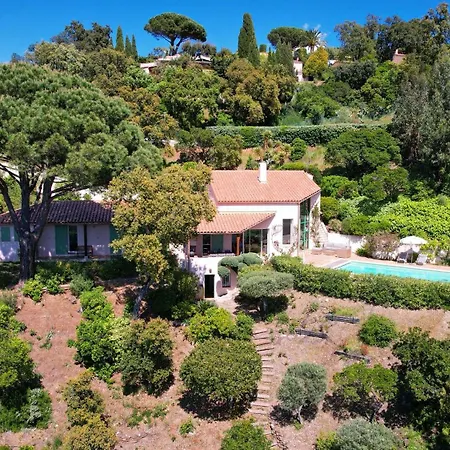 Lougabie Pour 8 Personnes, Vue Et Piscine Sur Le Domaine De Valcros A La Londe-les Maures فيلة لا لوند-ليه-مور