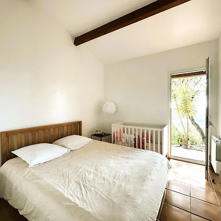 Lougabie Pour 8 Personnes, Vue Et Piscine Sur Le Domaine De Valcros A La Londe-les Maures *