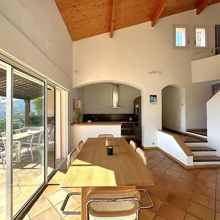 Lougabie Pour 8 Personnes, Vue Et Piscine Sur Le Domaine De Valcros A La Londe-les Maures Villa La Londe-les-Maures
